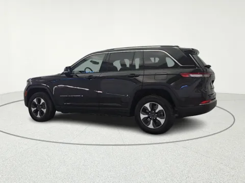 More photos of 2023 Jeep Grand Cherokee 4xe at CarWise Gurnee, IL