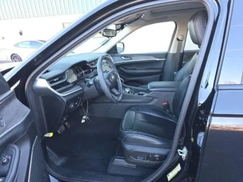 Another view of 2023 Jeep Grand Cherokee 4xe for sale in Gurnee, IL at CarWise Gurnee