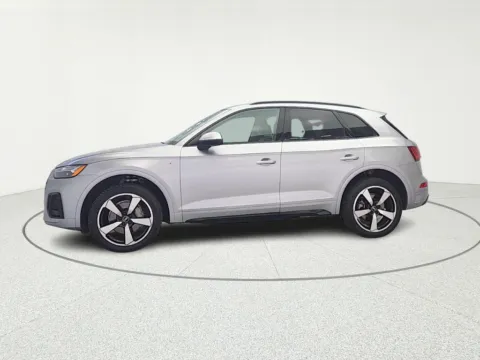 More photos of 2022 Audi Q5 45 S line Premium at CarWise Gurnee, IL