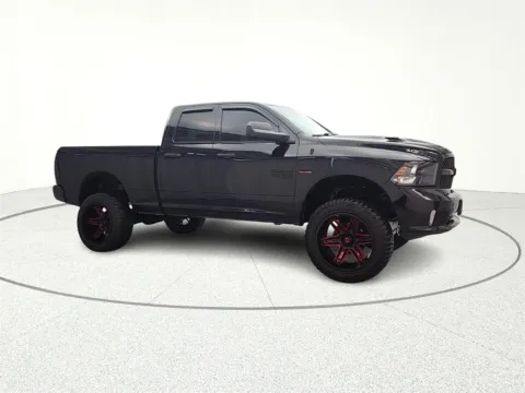 More photos of 2021 Ram 1500 Classic Express at CarWise Gurnee, IL