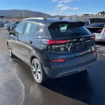 Photos of 2022 Chevrolet Bolt EUV LT for sale in Gurnee, IL at CarWise Gurnee