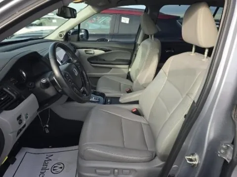 Another view of 2017 Honda Pilot Touring for sale in Gurnee, IL at CarWise Gurnee