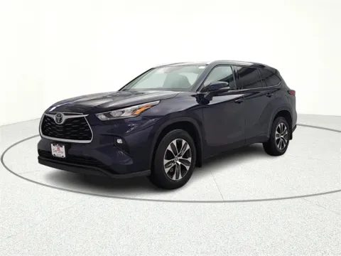 Another view of 2021 Toyota Highlander XLE for sale in Gurnee, IL at CarWise Gurnee