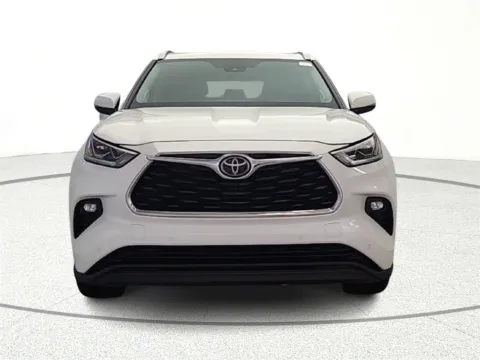 Photos of 2020 Toyota Highlander Limited for sale in Gurnee, IL at CarWise Gurnee