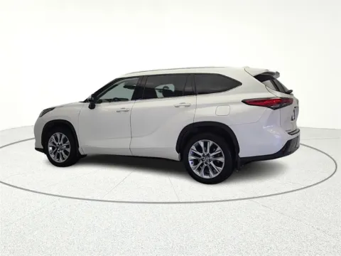 More photos of 2020 Toyota Highlander Limited at CarWise Gurnee, IL