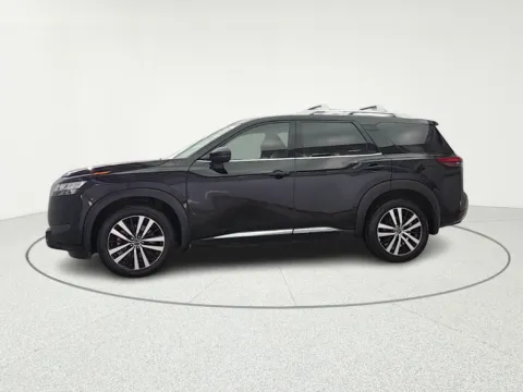 More photos of 2024 Nissan Pathfinder Platinum at CarWise Gurnee, IL