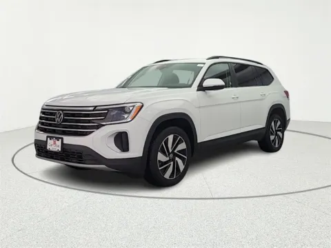 Another view of 2024 Volkswagen Atlas 2.0T SE w/Technology for sale in Gurnee, IL at CarWise Gurnee