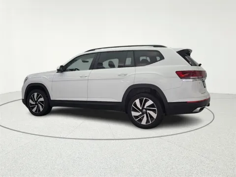 More photos of 2024 Volkswagen Atlas 2.0T SE w/Technology at CarWise Gurnee, IL