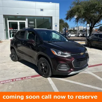 Black 2021 Chevrolet Trax LT for sale in Gurnee, IL