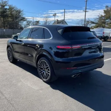 Photos of 2019 Porsche Cayenne S for sale in Gurnee, IL at CarWise Gurnee