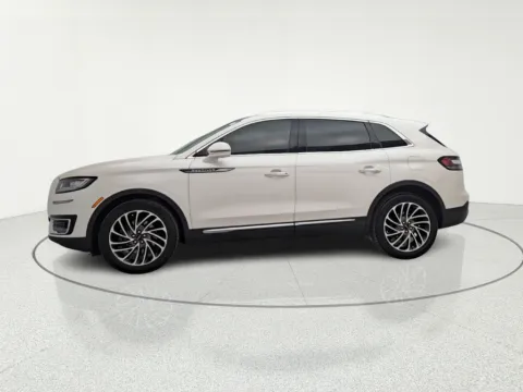 More photos of 2019 Lincoln Nautilus Reserve at CarWise Gurnee, IL