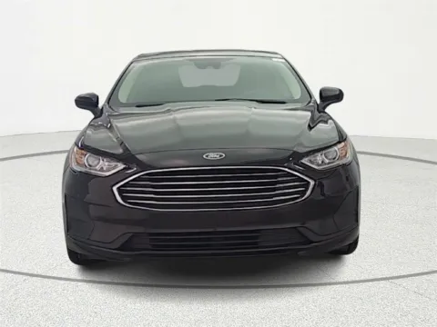 Photos of 2019 Ford Fusion SE for sale in Gurnee, IL at CarWise Gurnee