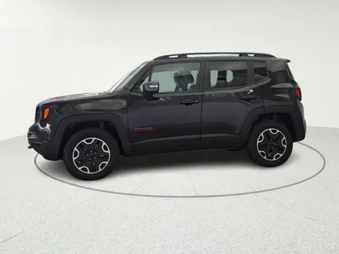 More photos of 2016 Jeep Renegade Trailhawk at CarWise Gurnee, IL