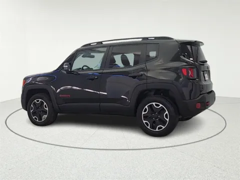 More photos of 2016 Jeep Renegade Trailhawk at CarWise Gurnee, IL