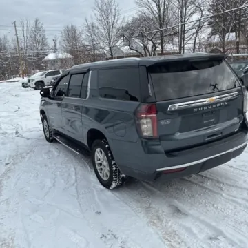 Photos of 2021 Chevrolet Suburban LT for sale in Gurnee, IL at CarWise Gurnee