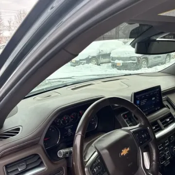 Another view of 2021 Chevrolet Suburban LT for sale in Gurnee, IL at CarWise Gurnee