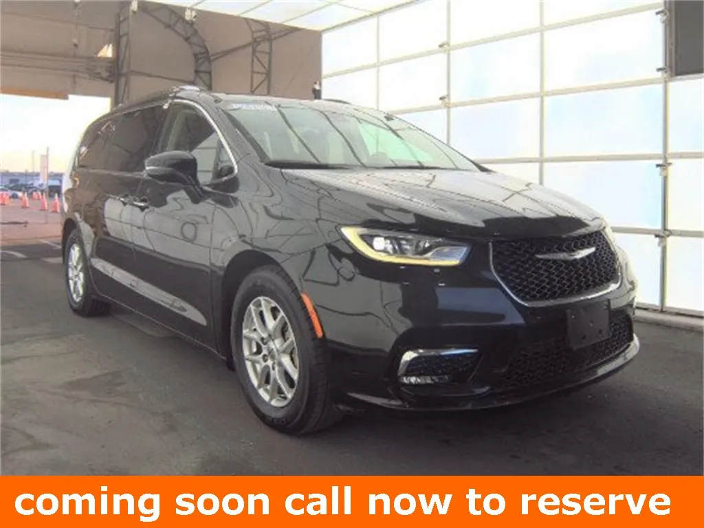 2021 Chrysler Pacifica Touring L for sale in Gurnee, IL