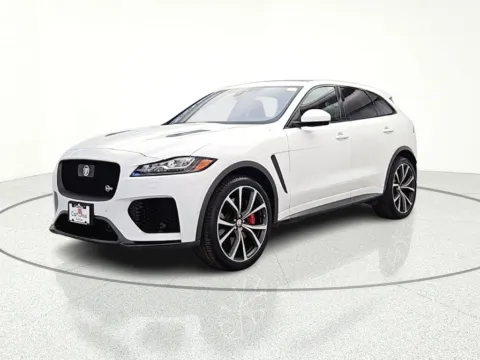 More photos of 2020 Jaguar F-PACE SVR at CarWise Gurnee, IL