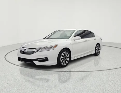 More photos of 2017 Honda Accord Hybrid Touring at CarWise Gurnee, IL