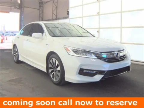 White 2017 Honda Accord Hybrid Touring for sale in Gurnee, IL
