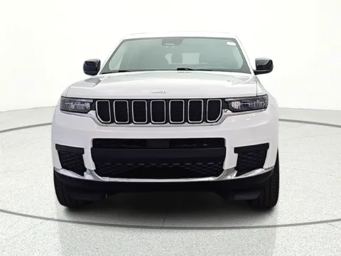 Photos of 2022 Jeep Grand Cherokee L Laredo for sale in Gurnee, IL at CarWise Gurnee