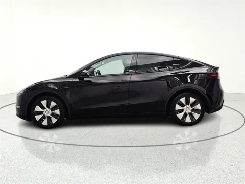 More photos of 2023 Tesla Model Y Long Range at CarWise Gurnee, IL