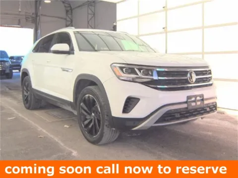 White 2021 Volkswagen Atlas Cross Sport 2.0T SE w/Technology for sale in Gurnee, IL