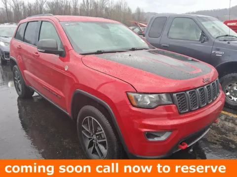 Red 2018 Jeep Grand Cherokee Trailhawk for sale in Gurnee, IL