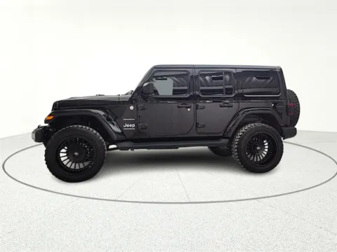 More photos of 2024 Jeep Wrangler Sahara at CarWise Gurnee, IL