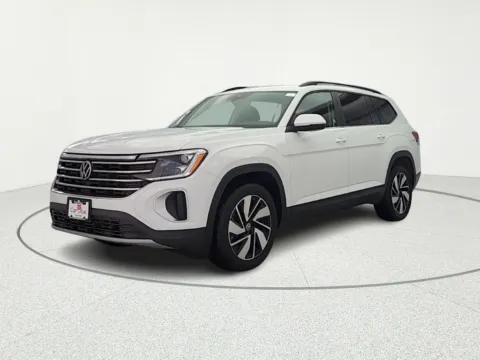 Another view of 2024 Volkswagen Atlas 2.0T SE w/Technology for sale in Gurnee, IL at CarWise Gurnee