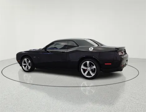More photos of 2016 Dodge Challenger R/T at CarWise Gurnee, IL