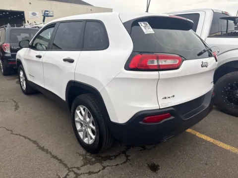 Photos of 2017 Jeep Cherokee Sport for sale in Gurnee, IL at CarWise Gurnee