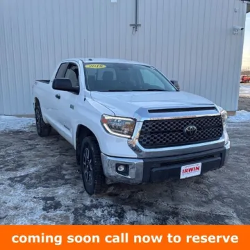 White 2018 Toyota Tundra SR5 for sale in Gurnee, IL
