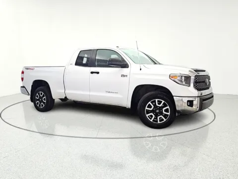 Photos of 2018 Toyota Tundra SR5 for sale in Gurnee, IL at CarWise Gurnee