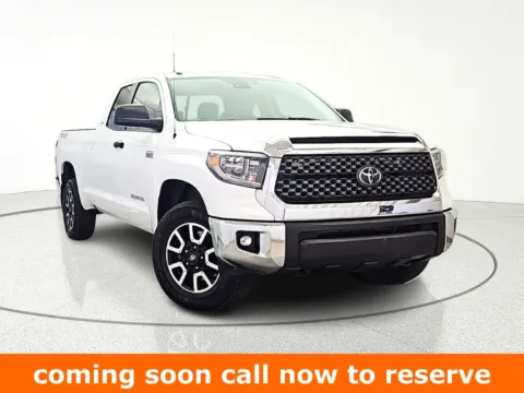 White 2018 Toyota Tundra SR5 for sale in Gurnee, IL