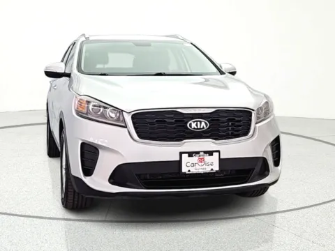 Photos of 2019 Kia Sorento LX for sale in Gurnee, IL at CarWise Gurnee