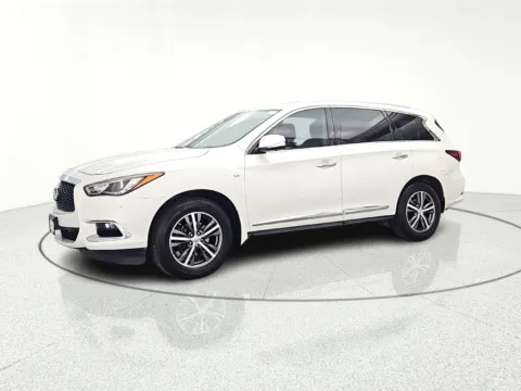 More photos of 2018 INFINITI QX60 at CarWise Gurnee, IL