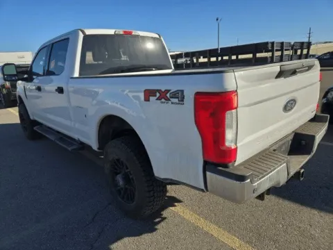 Photos of 2019 Ford F-250SD XLT for sale in Gurnee, IL at CarWise Gurnee