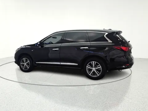 More photos of 2018 INFINITI QX60 at CarWise Gurnee, IL