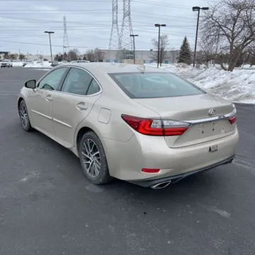 Photos of 2016 Lexus ES 350 for sale in Gurnee, IL at CarWise Gurnee