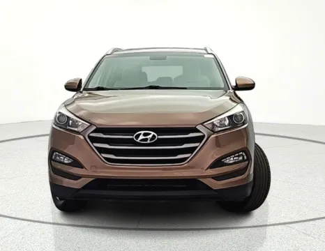 Photos of 2016 Hyundai Tucson SE for sale in Gurnee, IL at CarWise Gurnee