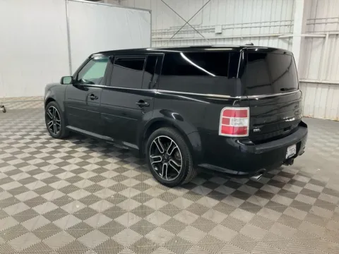 Photos of 2014 Ford Flex SEL for sale in Gurnee, IL at CarWise Gurnee