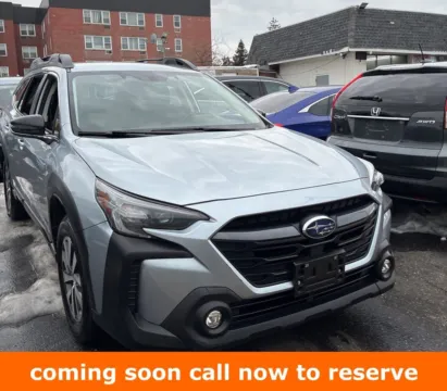 Silver 2023 Subaru Outback Premium for sale in Gurnee, IL
