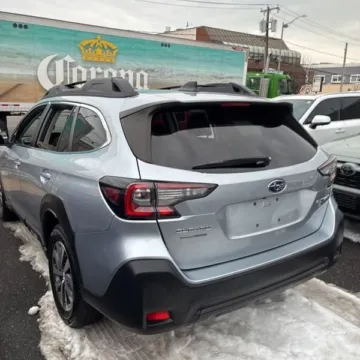 Photos of 2023 Subaru Outback Premium for sale in Gurnee, IL at CarWise Gurnee