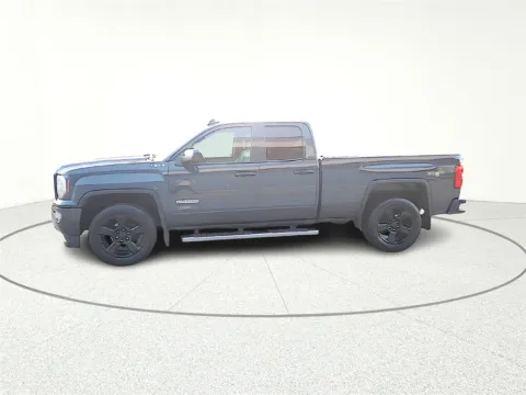 More photos of 2017 GMC Sierra 1500 at CarWise Gurnee, IL