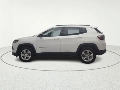 More photos of 2023 Jeep Compass Latitude at CarWise Gurnee, IL