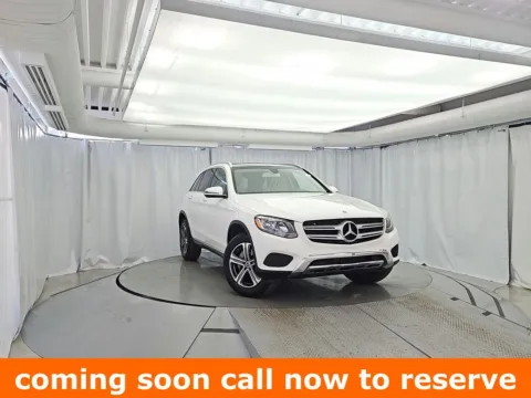 Green 2019 Mercedes-Benz GLC 300 for sale in Gurnee, IL