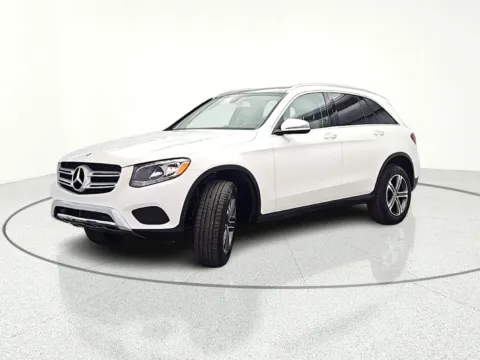 More photos of 2019 Mercedes-Benz GLC 300 at CarWise Gurnee, IL