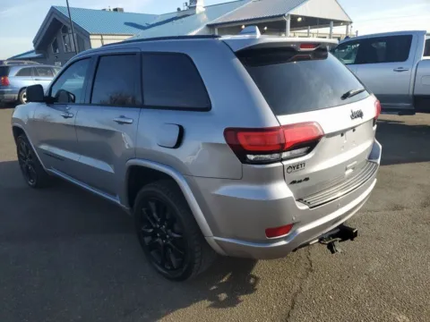 Photos of 2018 Jeep Grand Cherokee Laredo for sale in Gurnee, IL at CarWise Gurnee