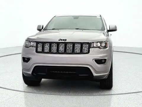 Photos of 2018 Jeep Grand Cherokee Altitude for sale in Gurnee, IL at CarWise Gurnee